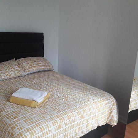 Вилла 5 Bed House With Free Secure Parking In Pleasant Quiet Location Вулвергемптон Экстерьер фото